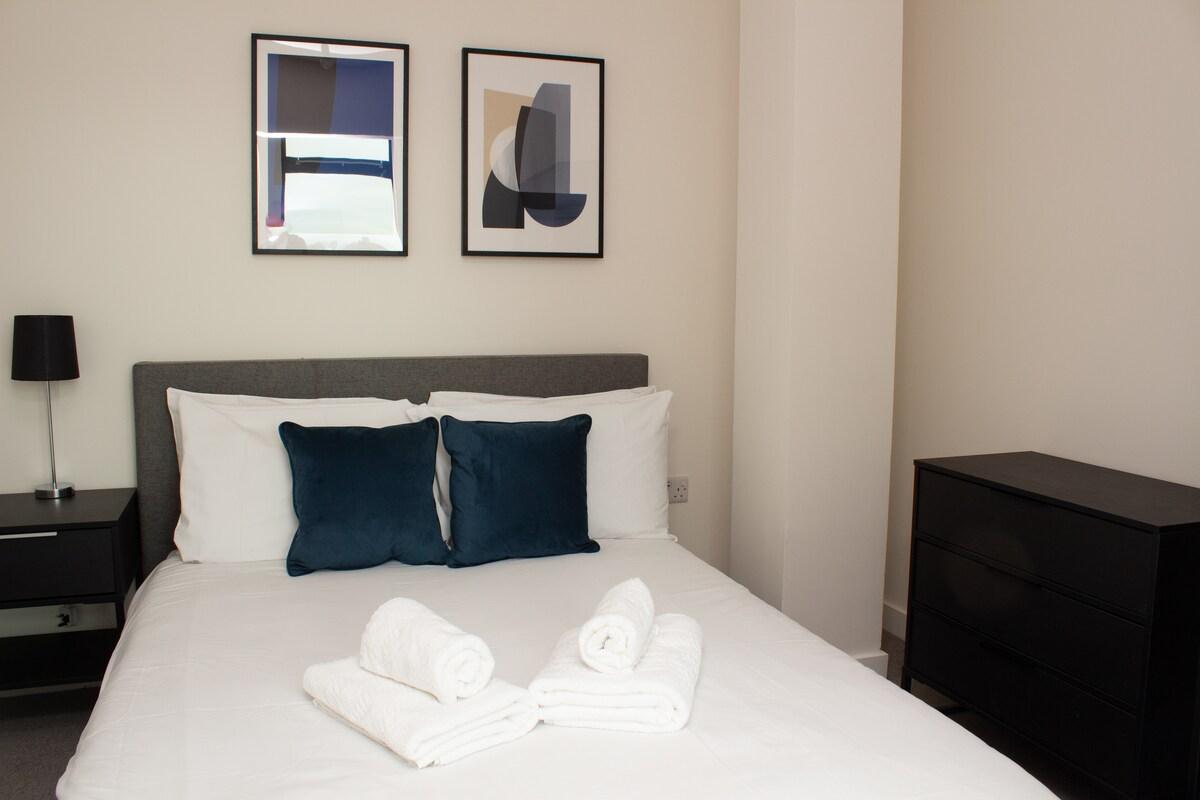Dashing 1BR Penthouse near MCR Stadiums