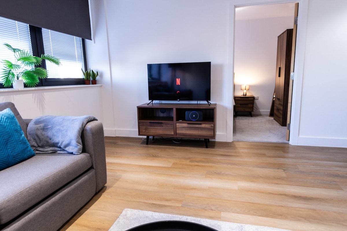Trendy Apt in the Heart of MCR2