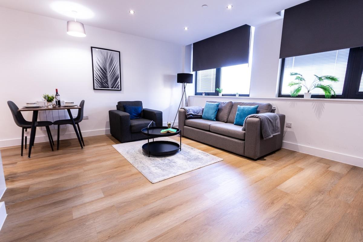 Trendy Apt in the Heart of MCR4