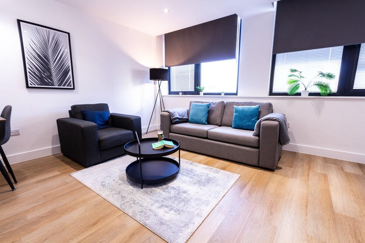 Trendy Apt in the Heart of MCR5
