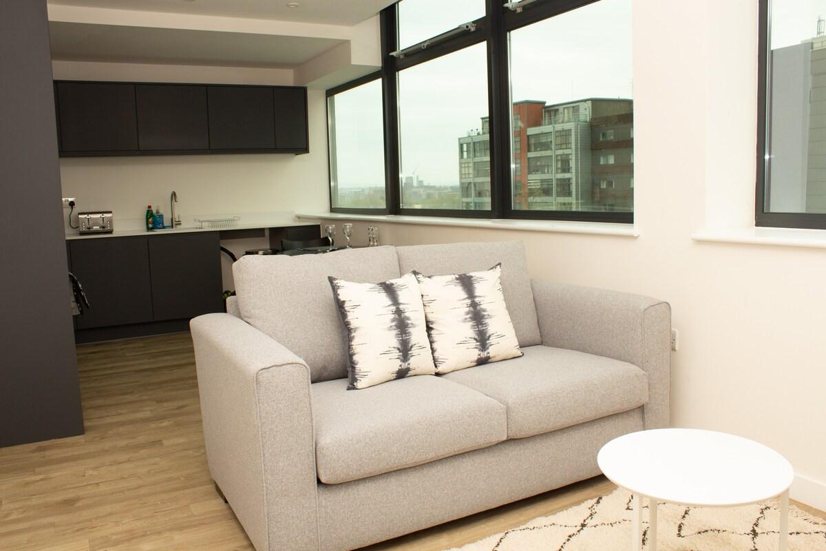Dashing 1BR Penthouse near MCR Stadiums2