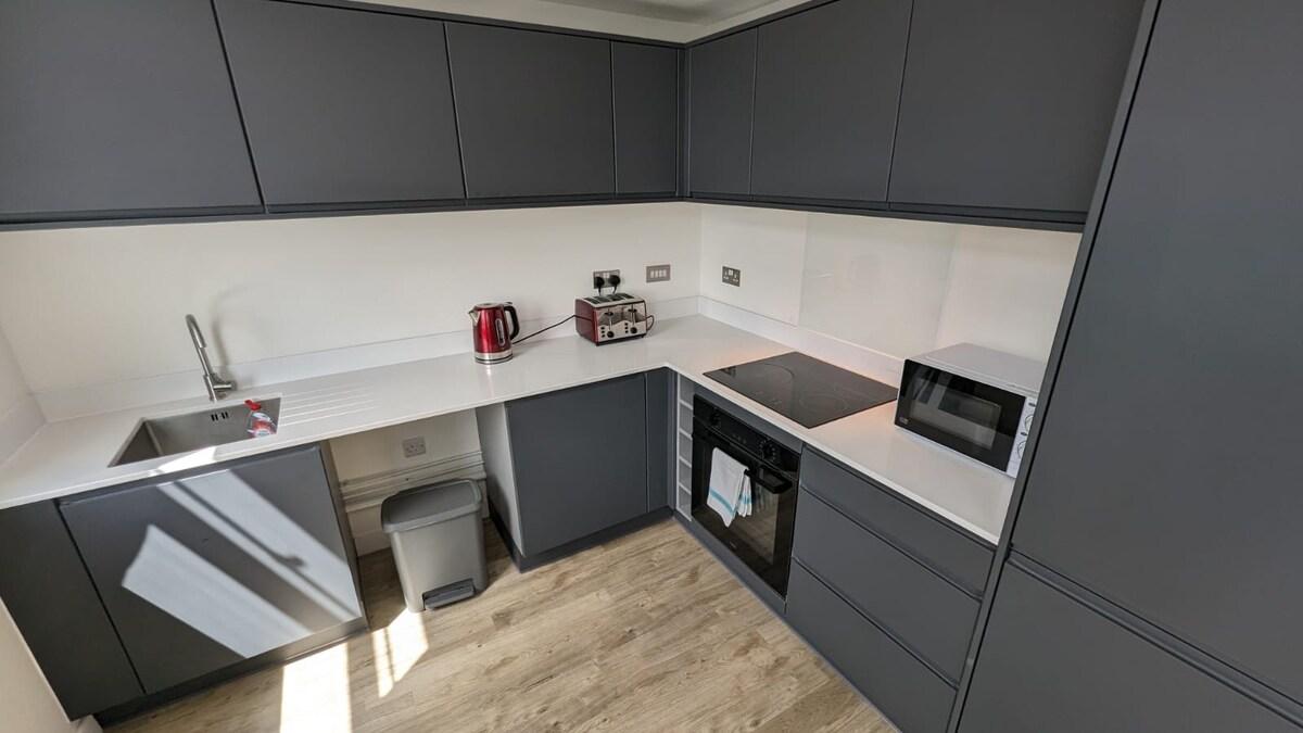 Lovely 1BR Penthouse near MCR Stadiums6