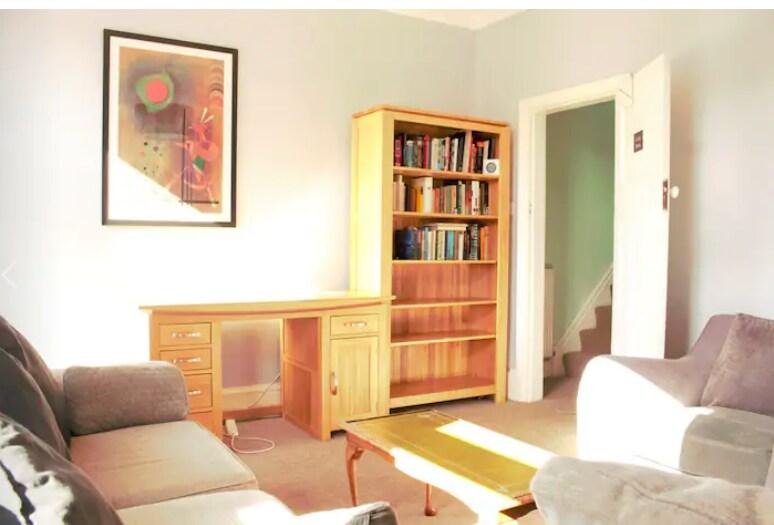 Lovely Private Rooms near MCR Centre1